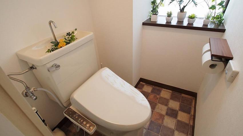 横浜 貸し会議室 レンタルスペース ワイナリー ウォシュレット付き個室トイレ